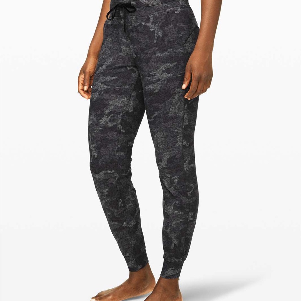 Lululemon Athletica Dark Camouflage ready to rulu jogger